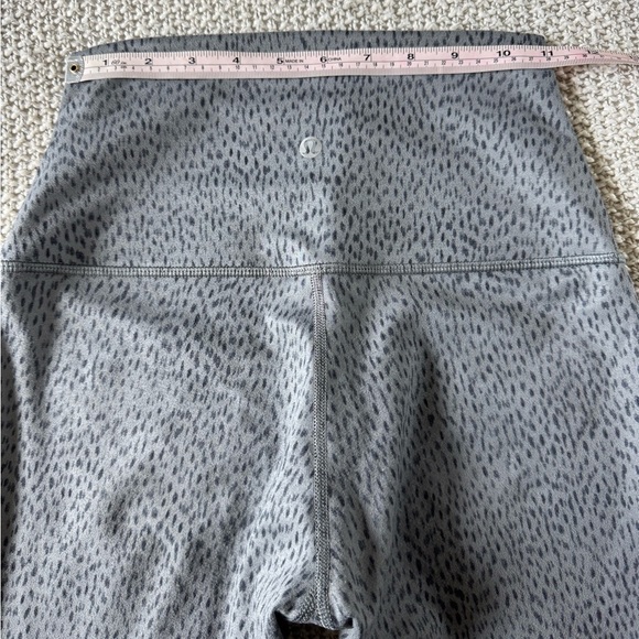 lululemon athletica Gray Patterned Leggings - Picture 2 of 9
